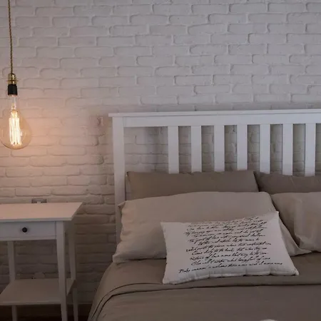 Qui Ed Ora,guest House. * Noto