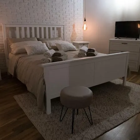 Qui Ed Ora,guest House. * Noto