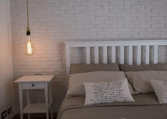 Qui Ed Ora,guest House. * Noto