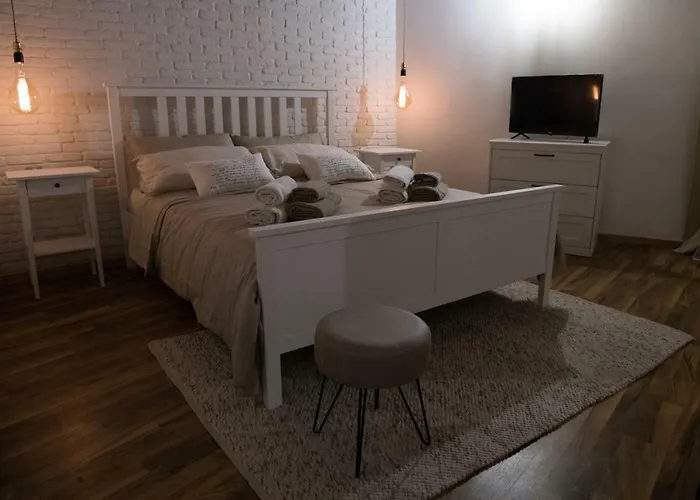 Qui Ed Ora,guest House. * Noto